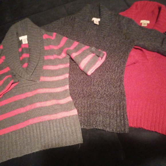 Sweaters/Tops - Picture 2 of 3